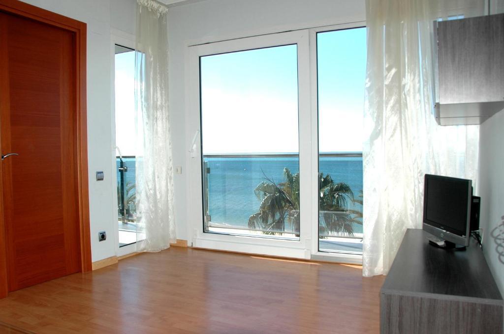 Apartamentos las Palmas VII Family only Salou Habitación foto